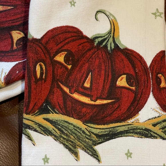 Johanna Parker Set of 2 Fall Kitchen Towels Autumn Pumpkin Design BRAND NEW!! - Picture 2 of 3